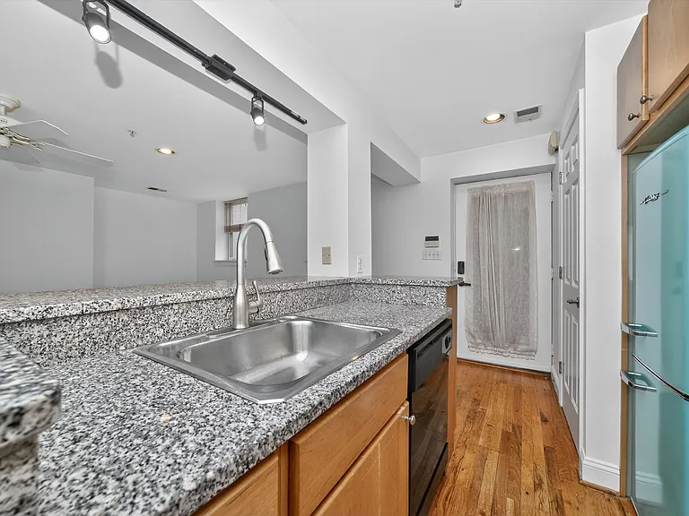 2801 Connecticut Ave NW #15 — Photo 6
