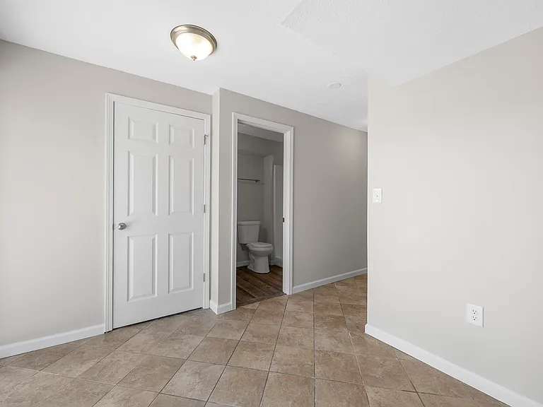 1012 Chesterfield Dr — Photo 32