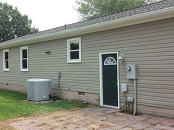 5th image of 119 Monarch Dr