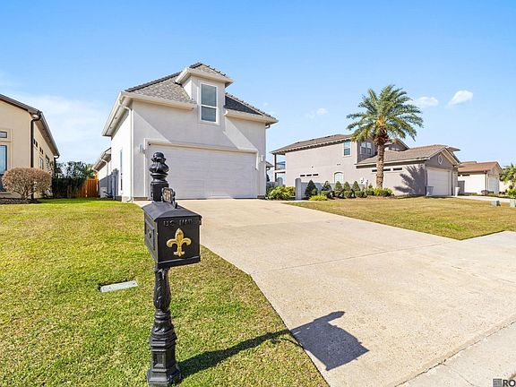 2nd image of 6095 Royal Palms Ct