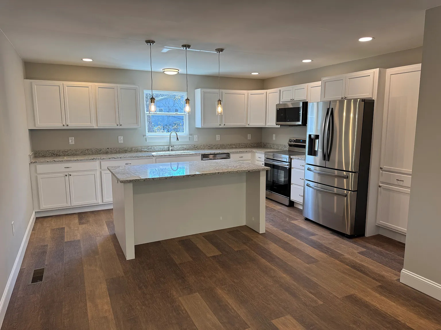 502 Shannon Ave — Photo 3