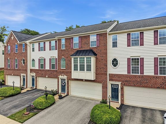 2nd image of 1014 Grey Fox Cir