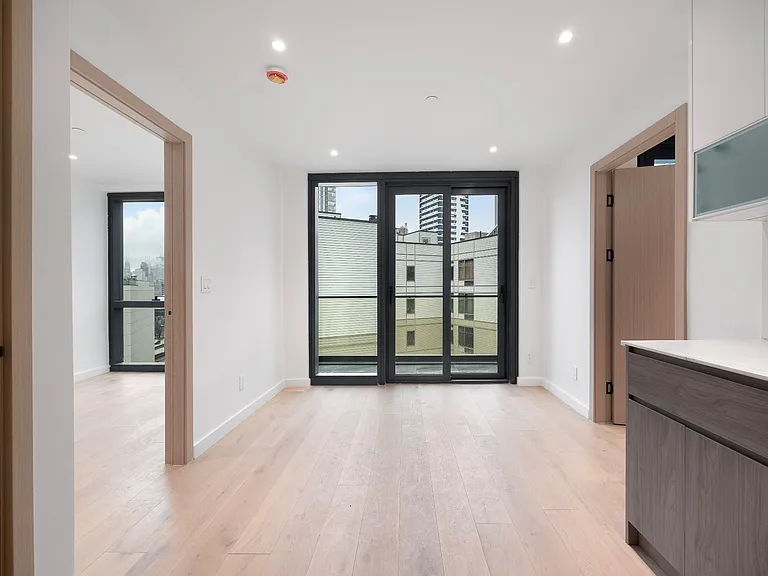 42-62 Hunter St #7C — Photo 5