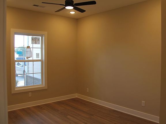 5th image of 2509 Topeka Rd