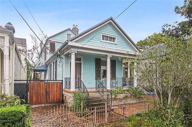 1st image of 1024 Robert St