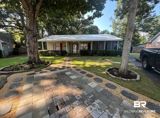 8621 Brook Ln, Fairhope, AL 36532