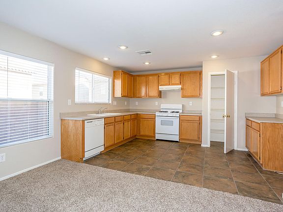 3rd image of 132 Trumphet Lilly Ave