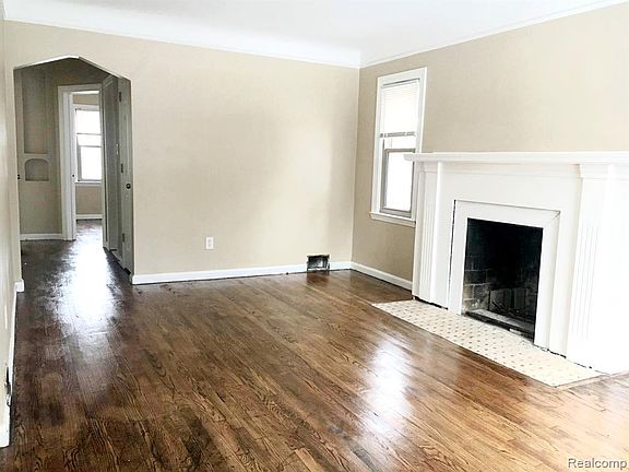 3rd image of 12511 Riad St