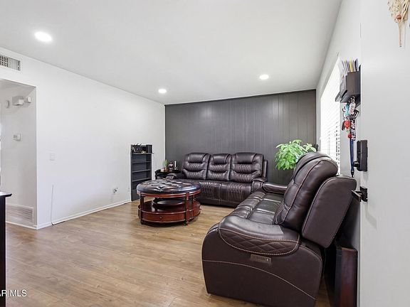 3rd image of 1485 Sequoia Ave