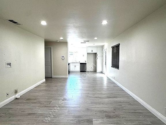5th image of 1569-1567 Carol Dr