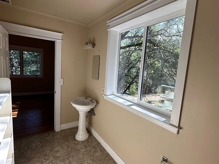 7900 Sterling Creek Rd — Photo 27