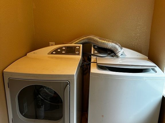 15th image of 1102 N McKinley Ave
