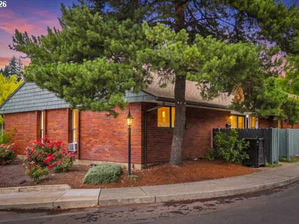 15100 SW Crown Dr Unit 1, King City, OR 97224