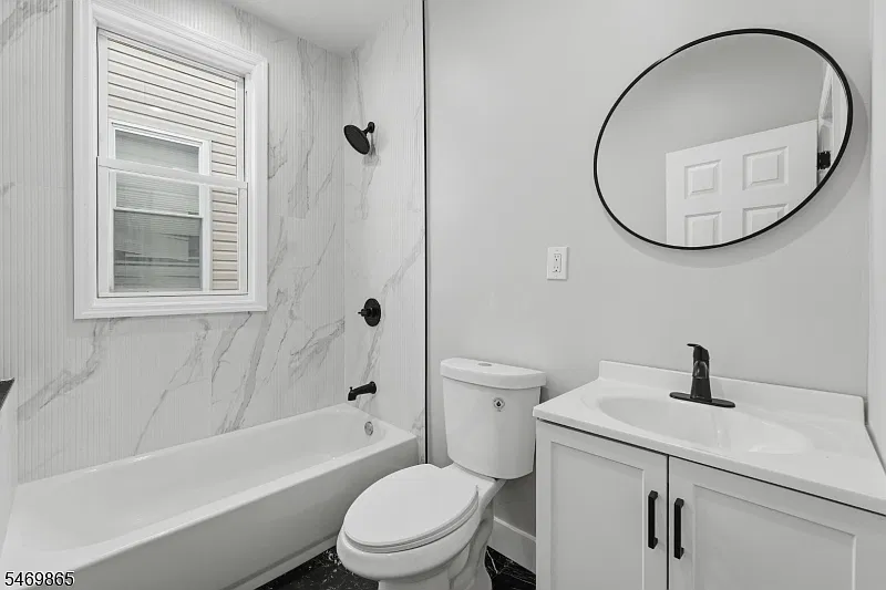3 bed, 1.5 bath, $2,850 — Photo 3