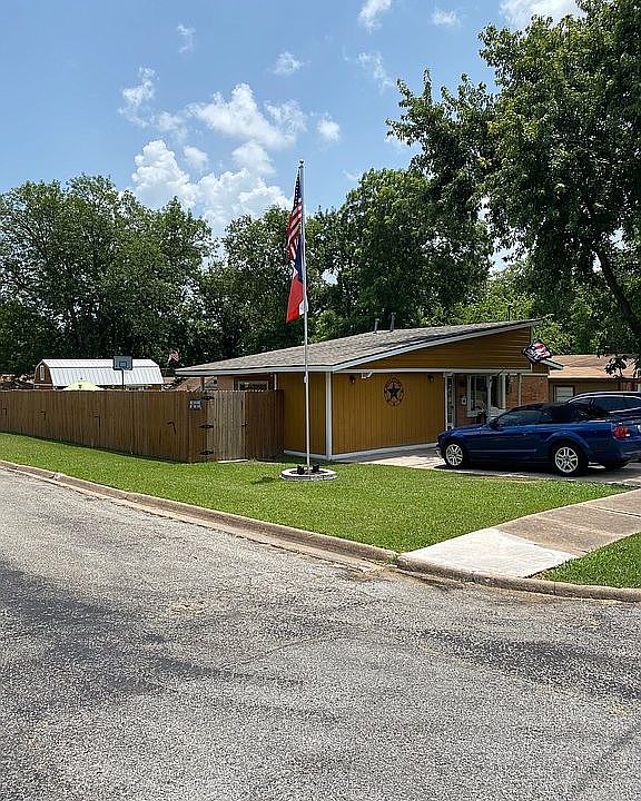 2nd image of 601 S Colbert St