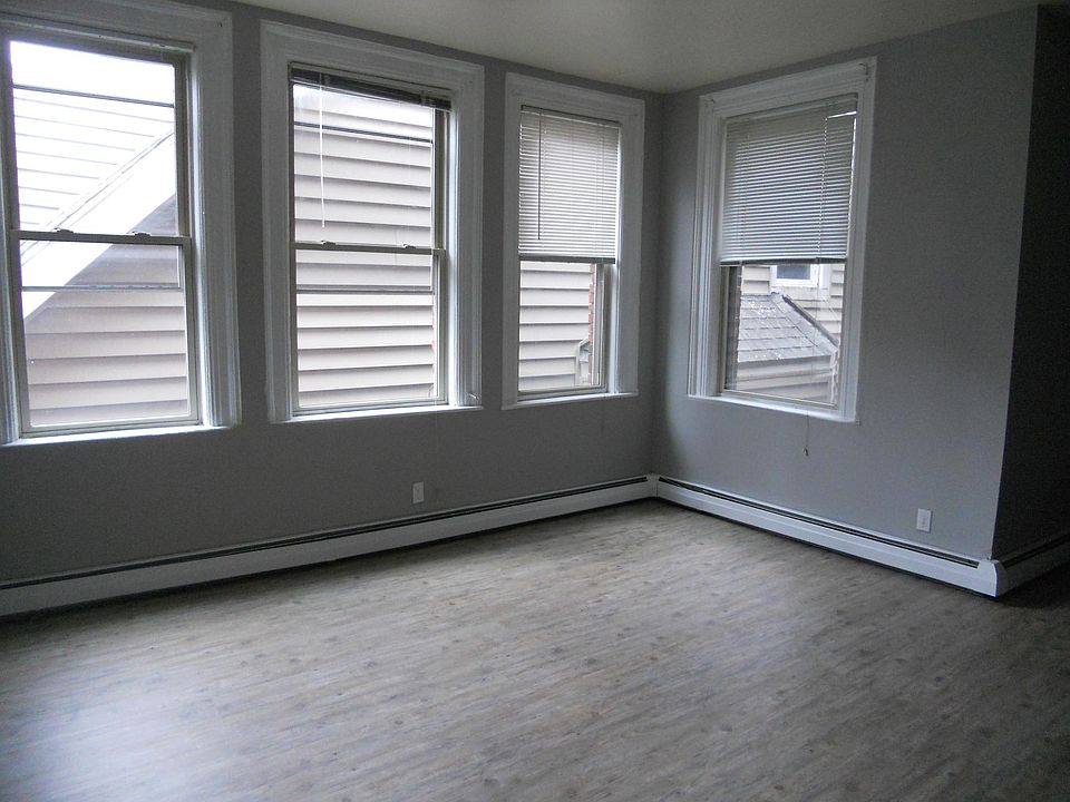 1st image of 425 Porter Ave APT 303