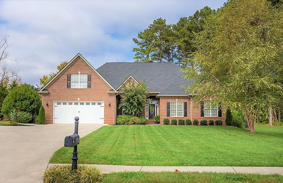 1st image of 5704 Avenwood Cir NW