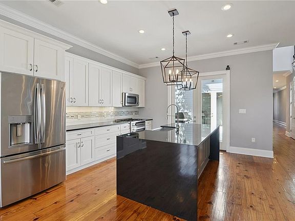 5th image of 4221 S Robertson St