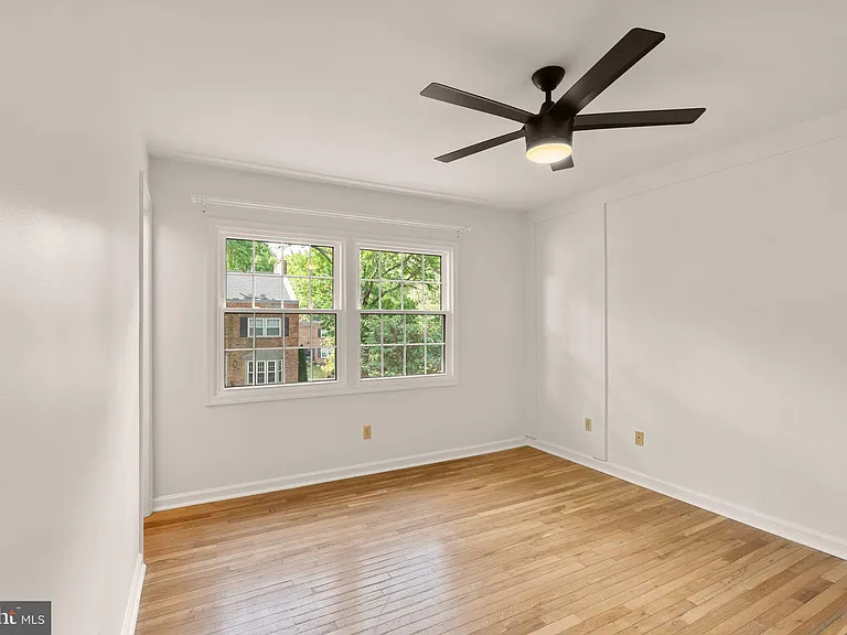 8330 Wickham Rd — Photo 24