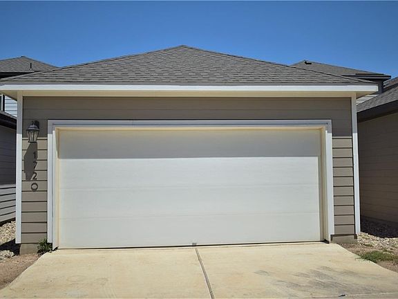 2nd image of 1720 Yaupon Grove Ln