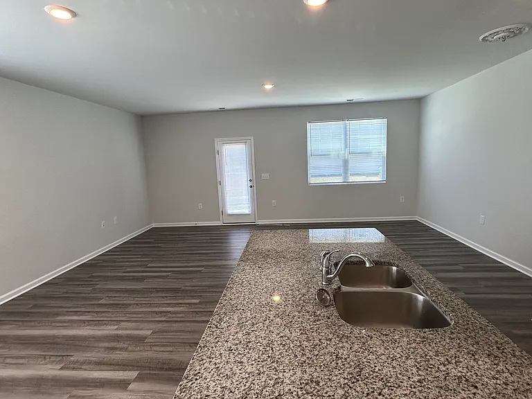 103 Bedivere Ln — Photo 6