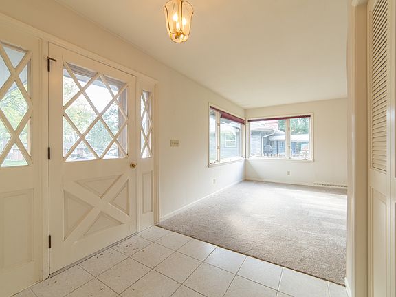 2nd image of 5904 Clarendon Dr