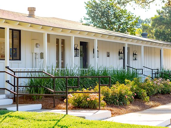 2nd image of 301 Warren Dr #1002