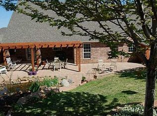 905 Ashwood Ln, Moore, OK 73160