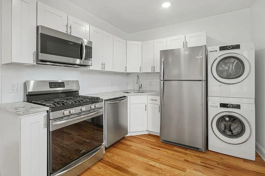 2 bed, 835 sqft, $2,000 — Photo 3