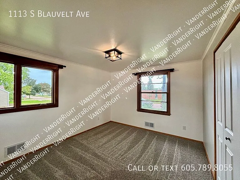 1113 S Blauvelt Ave — Photo 18