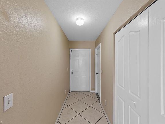 3rd image of 841 SE 8th Ter