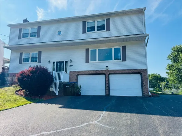 1420 Carnegie Dr, Vestal, NY 13850