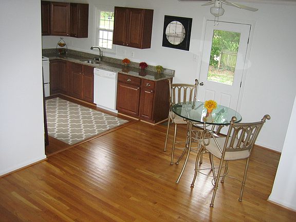 4th image of 1020 Kensington Way
