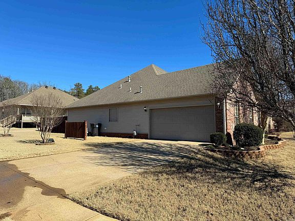 4th image of 1701 White Oak Ln