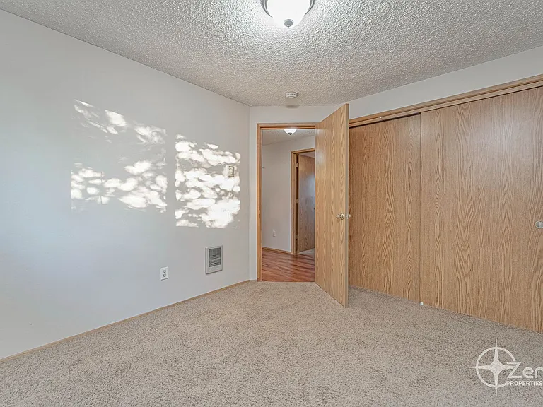 1401 SE Park Crest Ave — Photo 19
