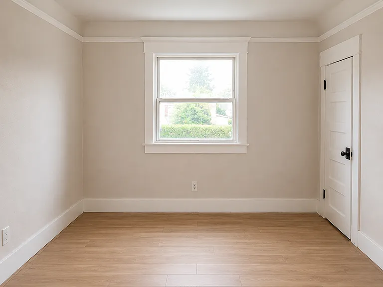 1334-1336 Yosemite Dr — Photo 12