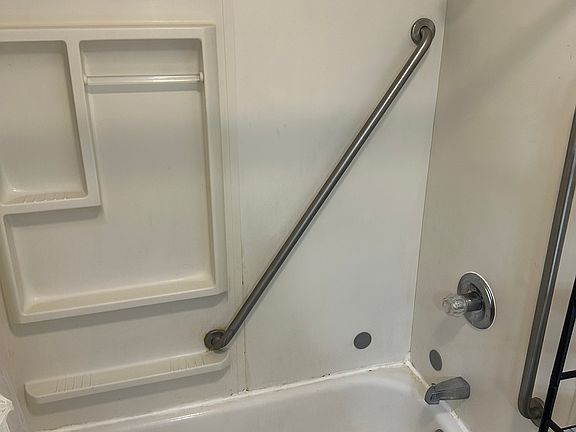 4th image of 7642 Southfield Dr #1