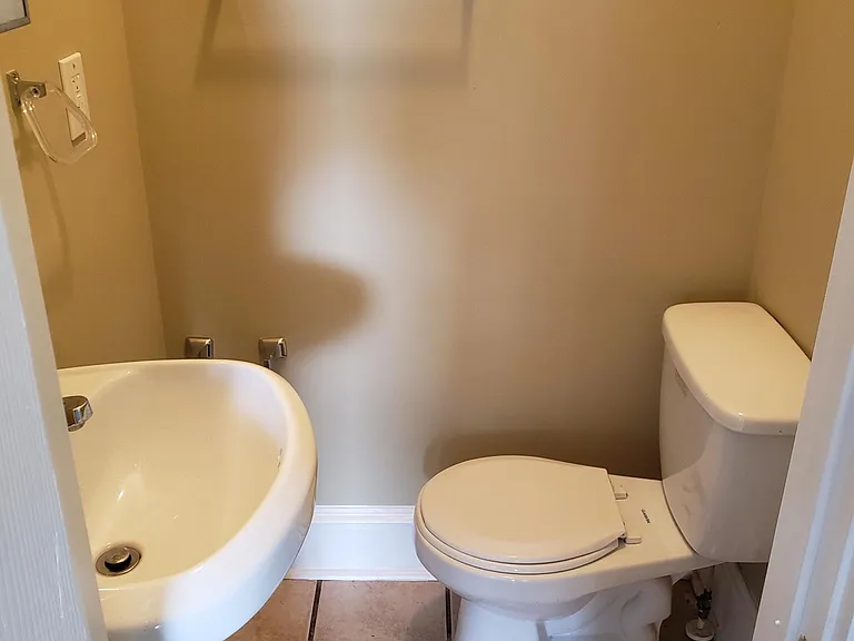 216 N Jefferson St — Photo 10