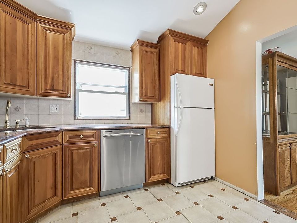 1st image of 16035 79th St