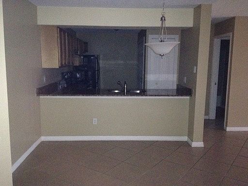 4th image of 638 Kenwick Cir APT 105