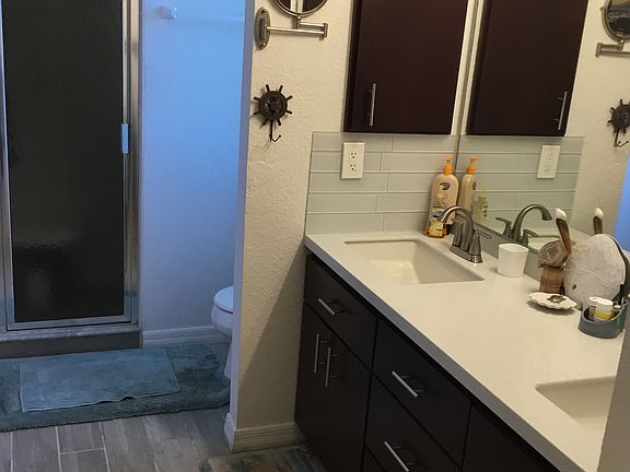 4th image of 21668 Edgewater Dr