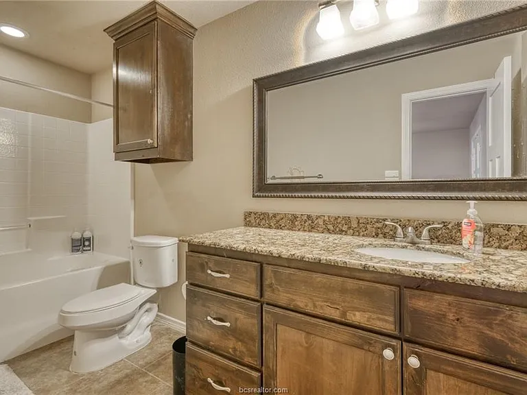 3114 Claremont Dr — Photo 21