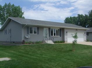 701 Maywood Dr, Storm Lake, IA 50588