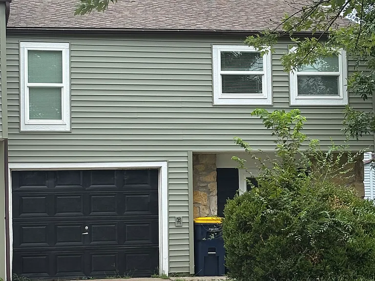 11204 College Ave — Photo 2
