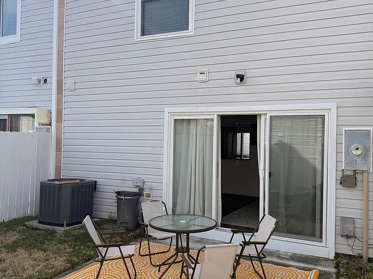 738 Woodbox Dr — Photo 16