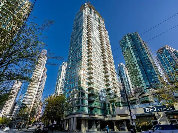 1328 W Pender St #907, Vancouver, BC V6E 4S9