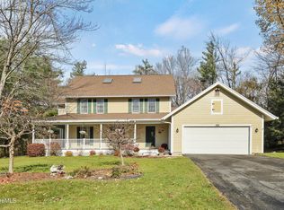 182 Sleepy Hollow Dr, Dalton, MA 01226