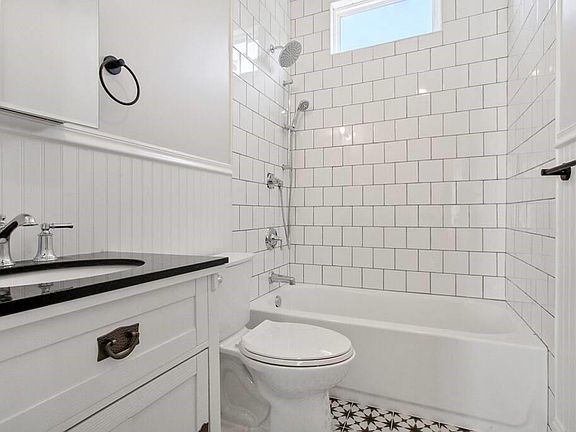 5th image of 2213 Louisiana Ave #2213A