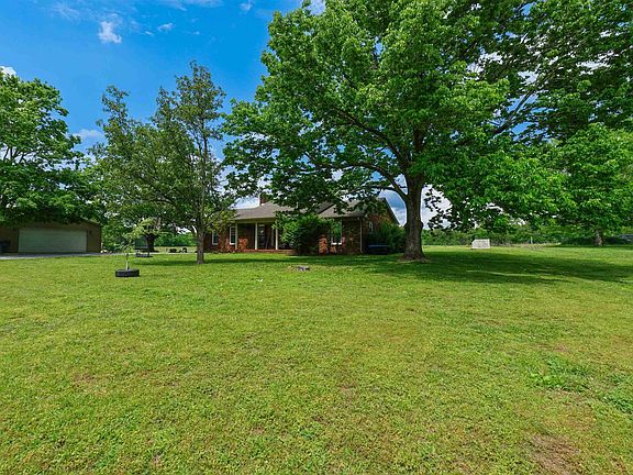 4th image of 688 Swift Rd