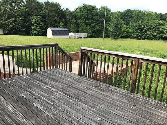 2nd image of 1137 Landsdown Dr
